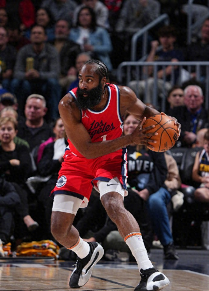 乐动体育 -NBA总决赛国际比赛日走向成谜；夏洛特黄蜂遗憾出局；管理层满意；球队文化再被提及的简单介绍